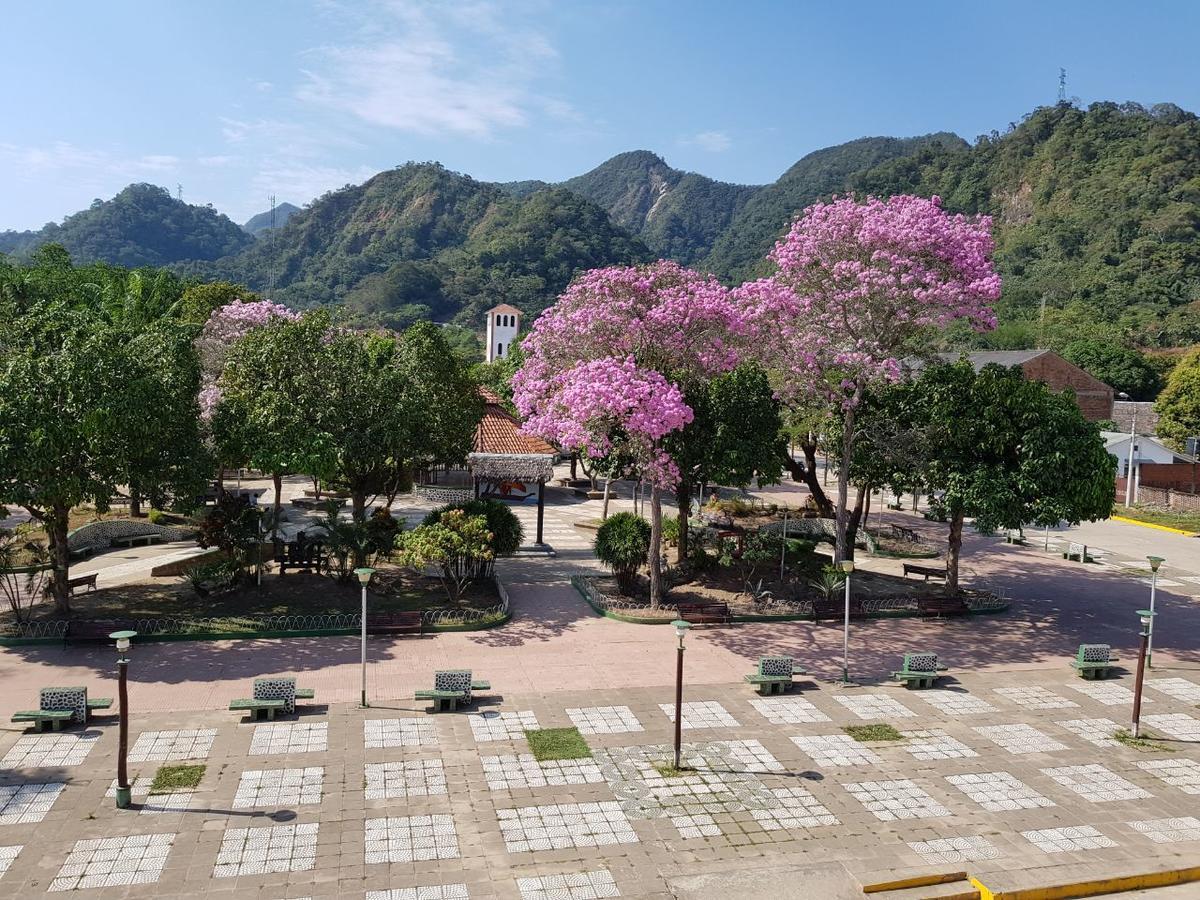 Hotel Takana รัวเรนาบาเก ภายนอก รูปภาพ