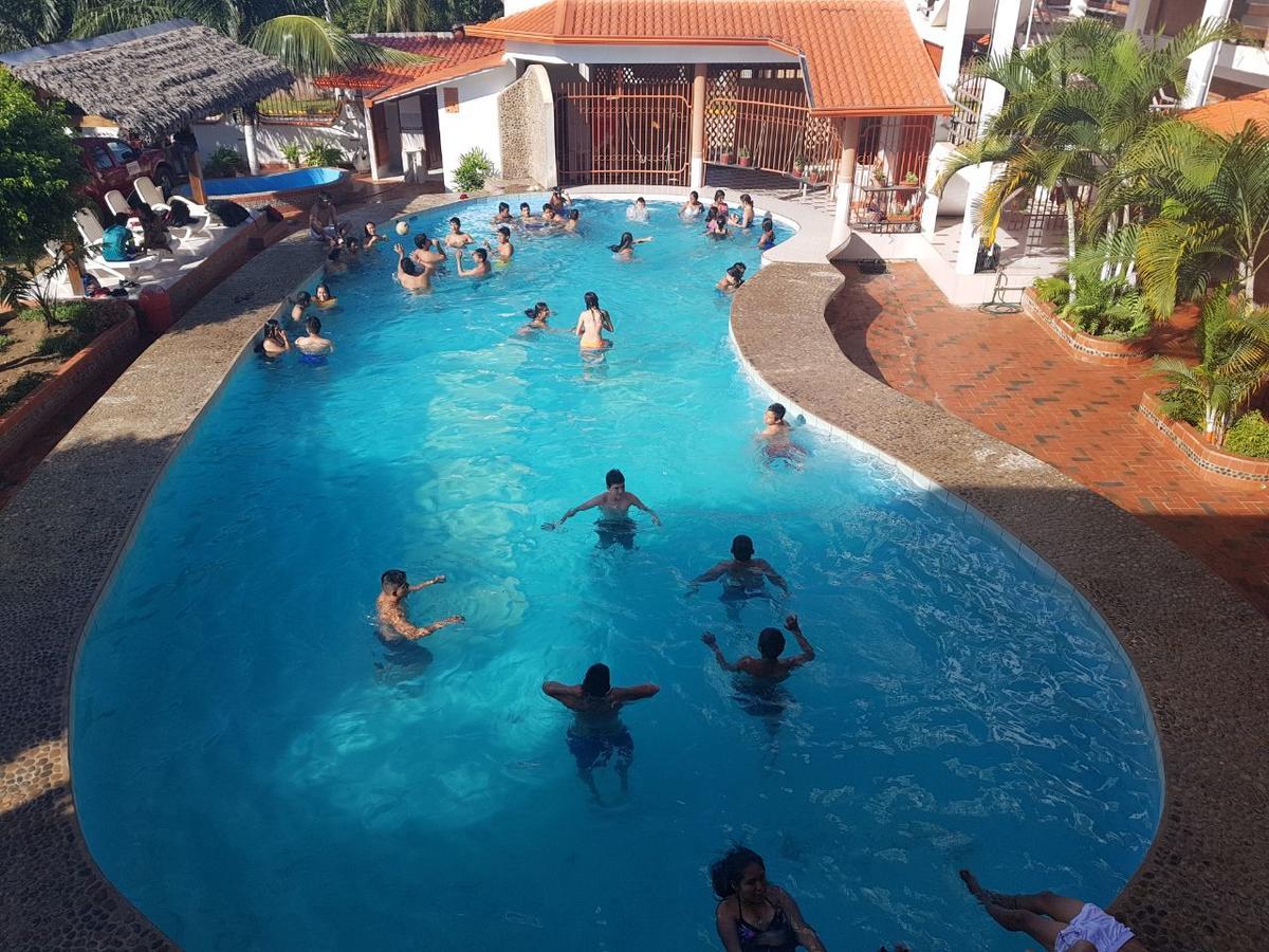 Hotel Takana รัวเรนาบาเก ภายนอก รูปภาพ